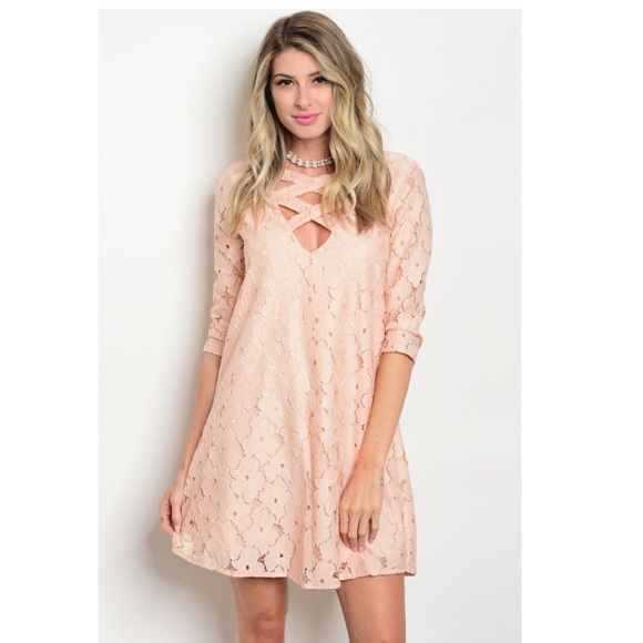 🆕⭐️ Peach Floral Lace Shift Dress - Picture 3 of 6
